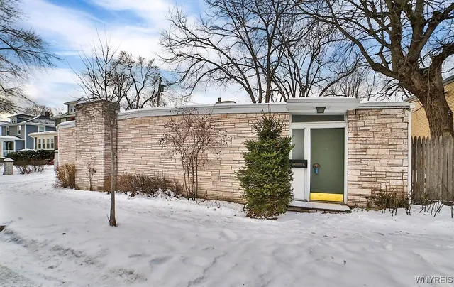 $200,000 | 13 Hirschfield Drive, Amherst, NY 14221