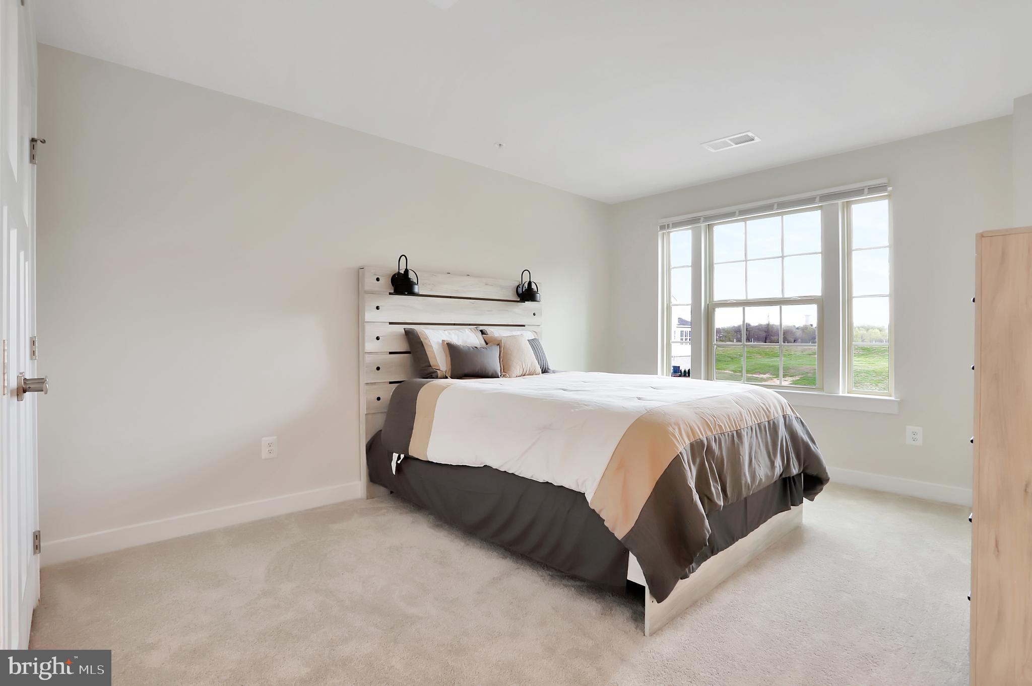 653 Central Avenue Brunswick, MD 21716 - Photo 28 of 62 Second Bedroom