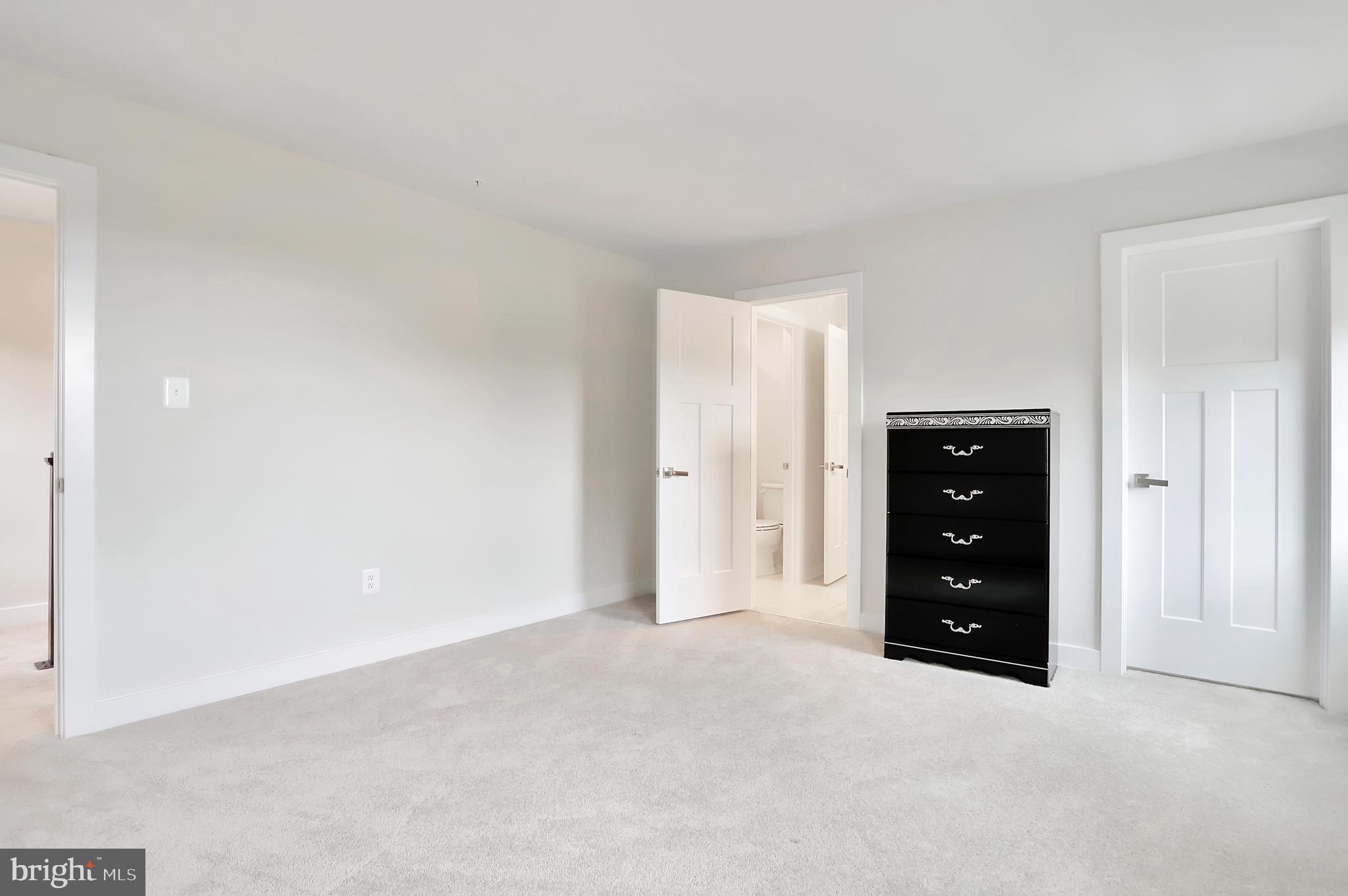 653 Central Avenue Brunswick, MD 21716 - Photo 35 of 62 Third Bedroom