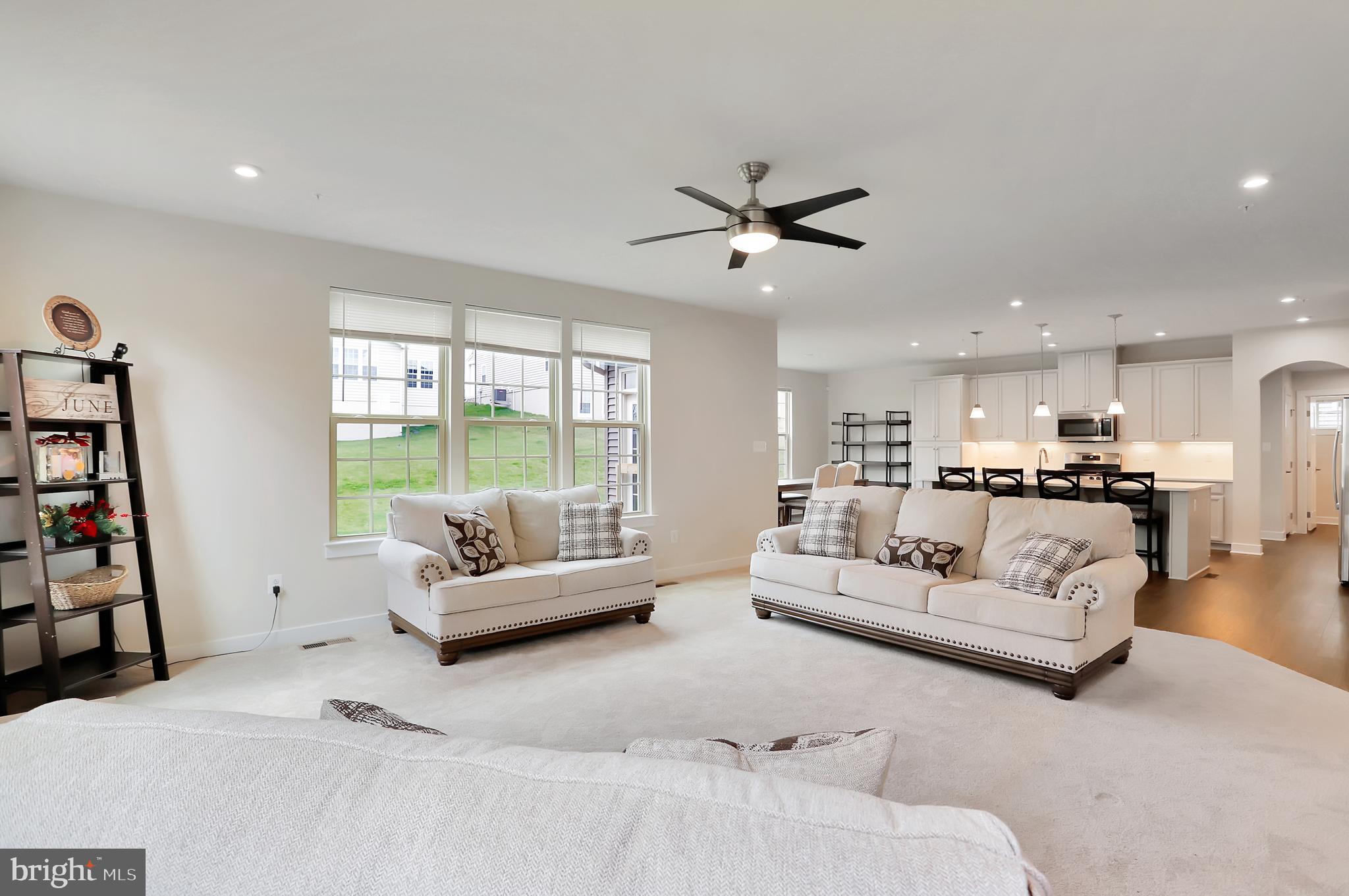 653 Central Avenue Brunswick, MD 21716 - Photo 5 of 62 Great Room