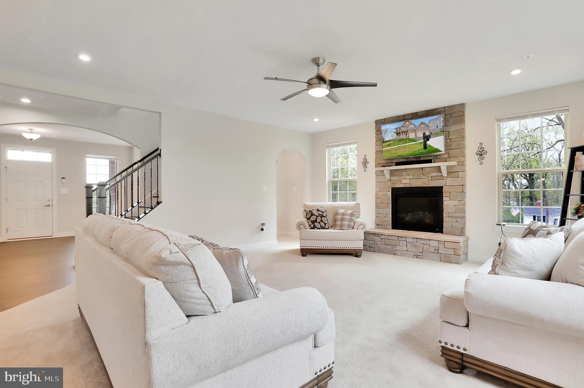 653 Central Avenue Brunswick, MD 21716 - Photo 7 of 62 Great Room