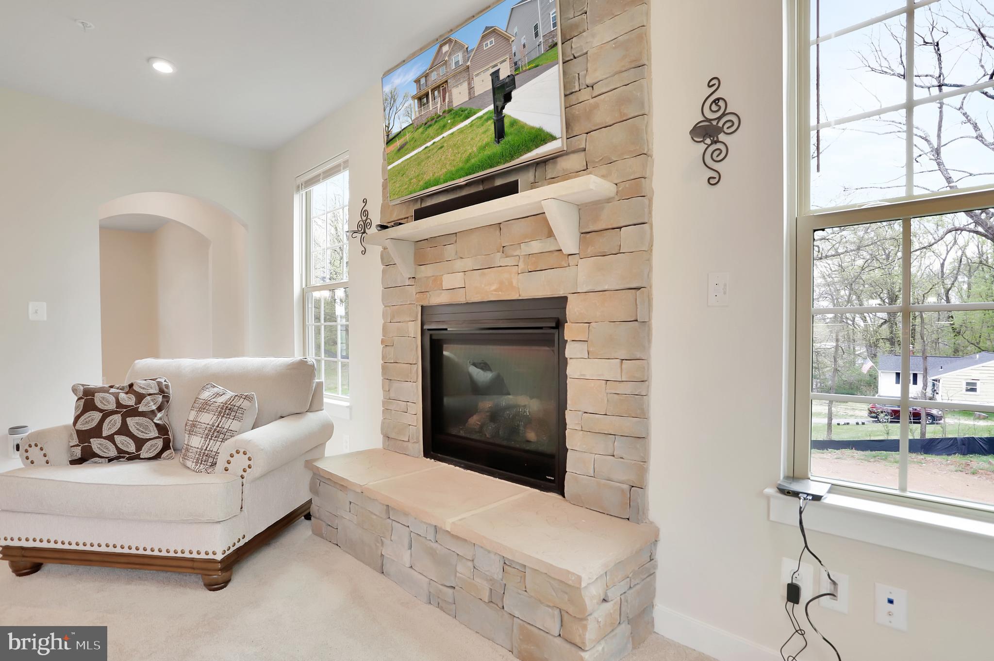 653 Central Avenue Brunswick, MD 21716 - Photo 8 of 62 Great Room