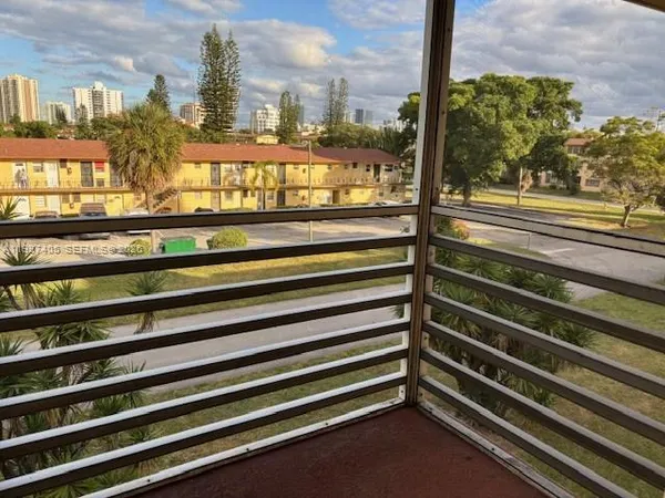 $1,650 | 20200 Northeast 27th Court, Unit 28, Aventura, FL 33180