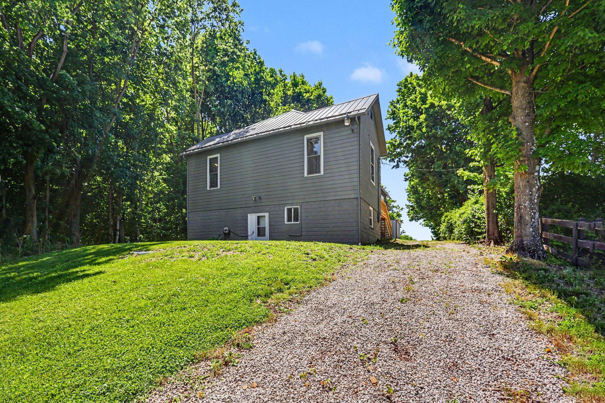 9030 Columbus Road Mount Vernon, OH 43050 - Photo 32 of 39 028_file_3638