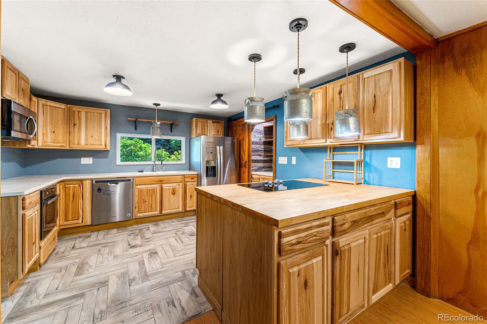 1901 West Ridge Road Littleton, CO 80120 - Photo 10 of 37