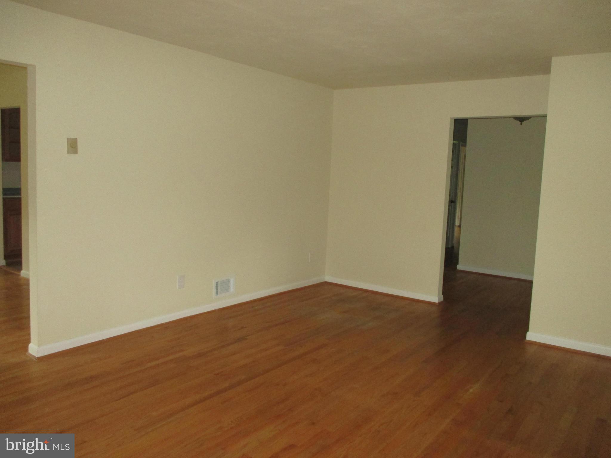 920 Annapolis Road Gambrills, MD 21054 - Photo 11 of 30 Living Room