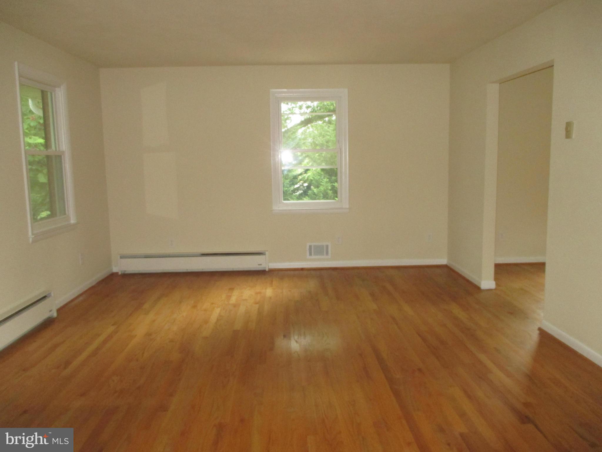 920 Annapolis Road Gambrills, MD 21054 - Photo 10 of 30 Living Room