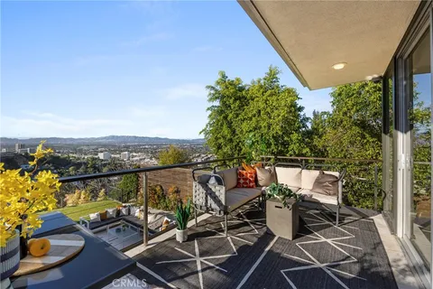 $3,750,000 | 3851 Beverly Ridge Drive, Sherman Oaks, CA 91423