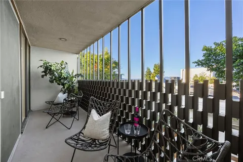 $3,750,000 | 3851 Beverly Ridge Drive, Sherman Oaks, CA 91423