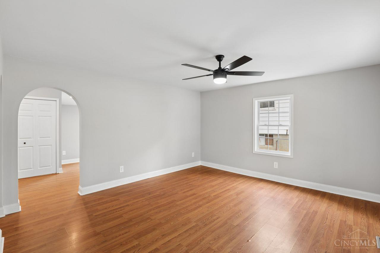 6015 Eleanor Street Cincinnati, OH 45227 - Photo 14 of 36