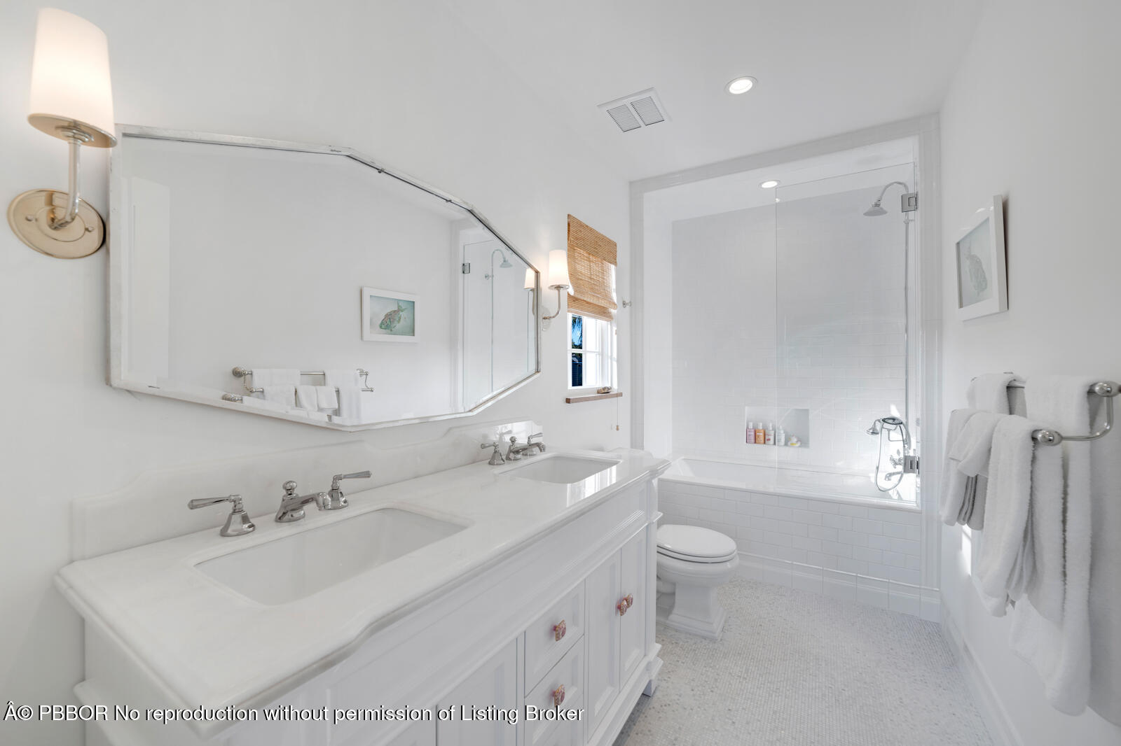 218 List Road Palm Beach, FL 33480 - Photo 32 of 40 Guest Bathroom