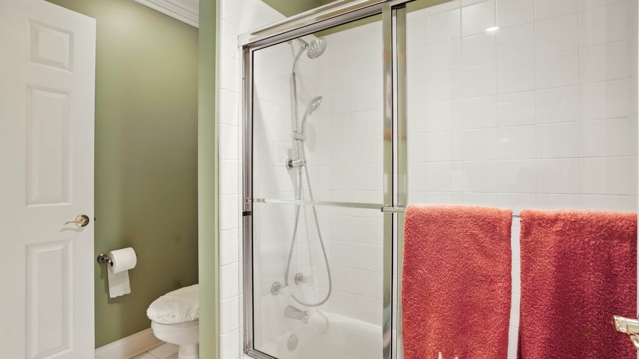 216 Lake Ridge Court Franklin, TN 37069 - Photo 61 of 75 a bathroom with a shower and a toilet