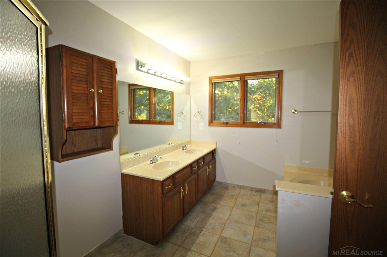 6592 Ridgeview Drive Clarkston, MI 48346 - Photo 17 of 32