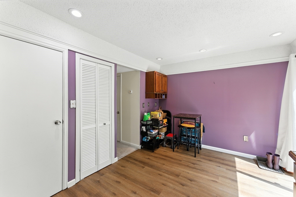 73 Yorktown Drive, Unit 73 Springfield, MA 01108 - Photo 12 of 42 a view of a livingroom with furniture