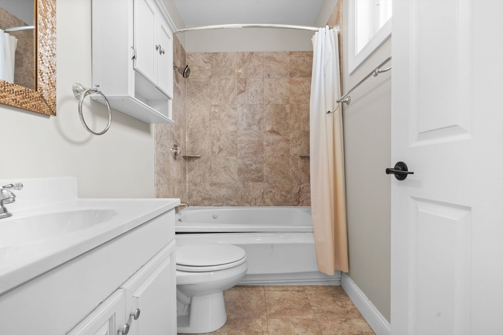 20 R Cross Street, Unit 3 Somerville, MA 02145 - Photo 9 of 11 Gallery Image 9