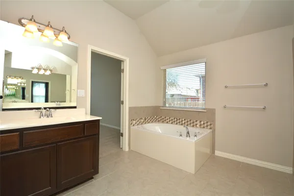 $3,100 | 142 Venice Cove, Austin, TX 78737