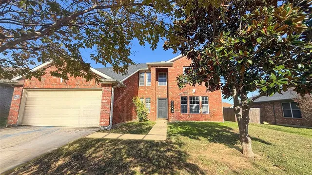 $339,500 | 7105 Lake Roberts Way, Arlington, TX 76002