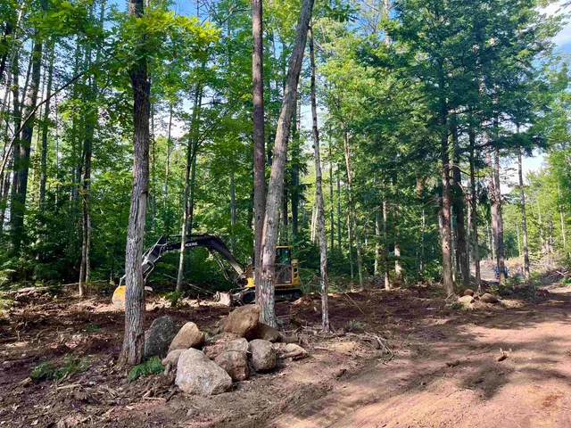 $439,000 | 555 Shaker Road, North Sutton, NH 03260