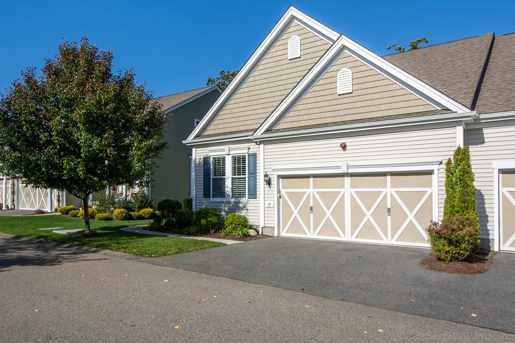 17 Kelly Way, Unit 17 Canton, MA 02021 - Photo 1 of 19 Gallery Image 1