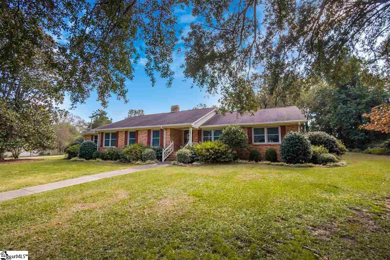 722 Calvert Avenue Clinton, SC 29325 - Photo 1 of 35
