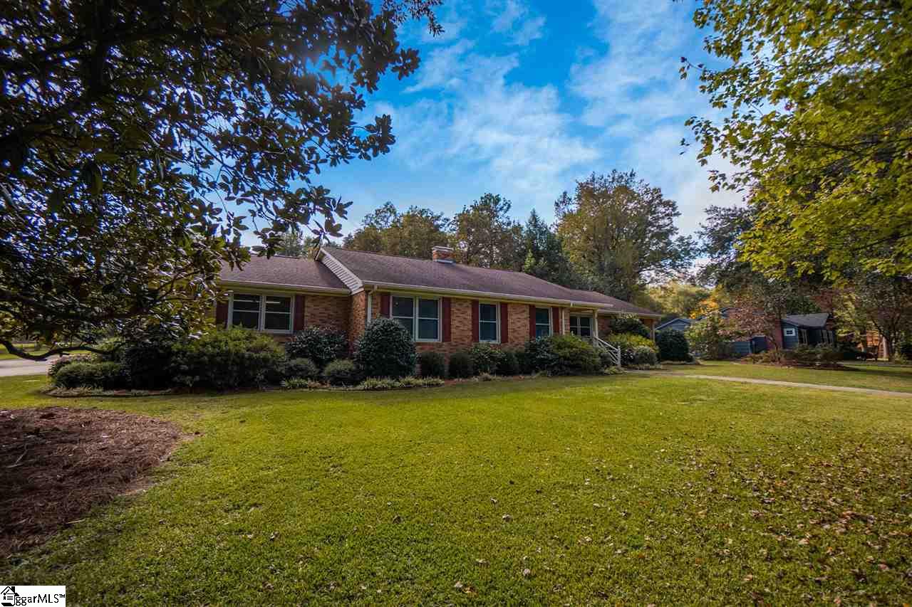 722 Calvert Avenue Clinton, SC 29325 - Photo 2 of 35