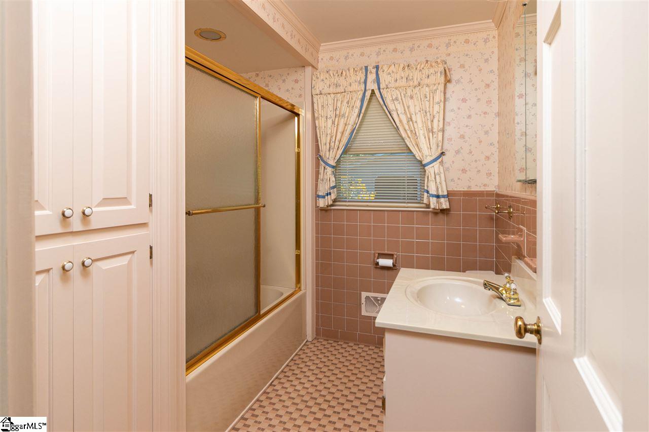 722 Calvert Avenue Clinton, SC 29325 - Photo 20 of 35