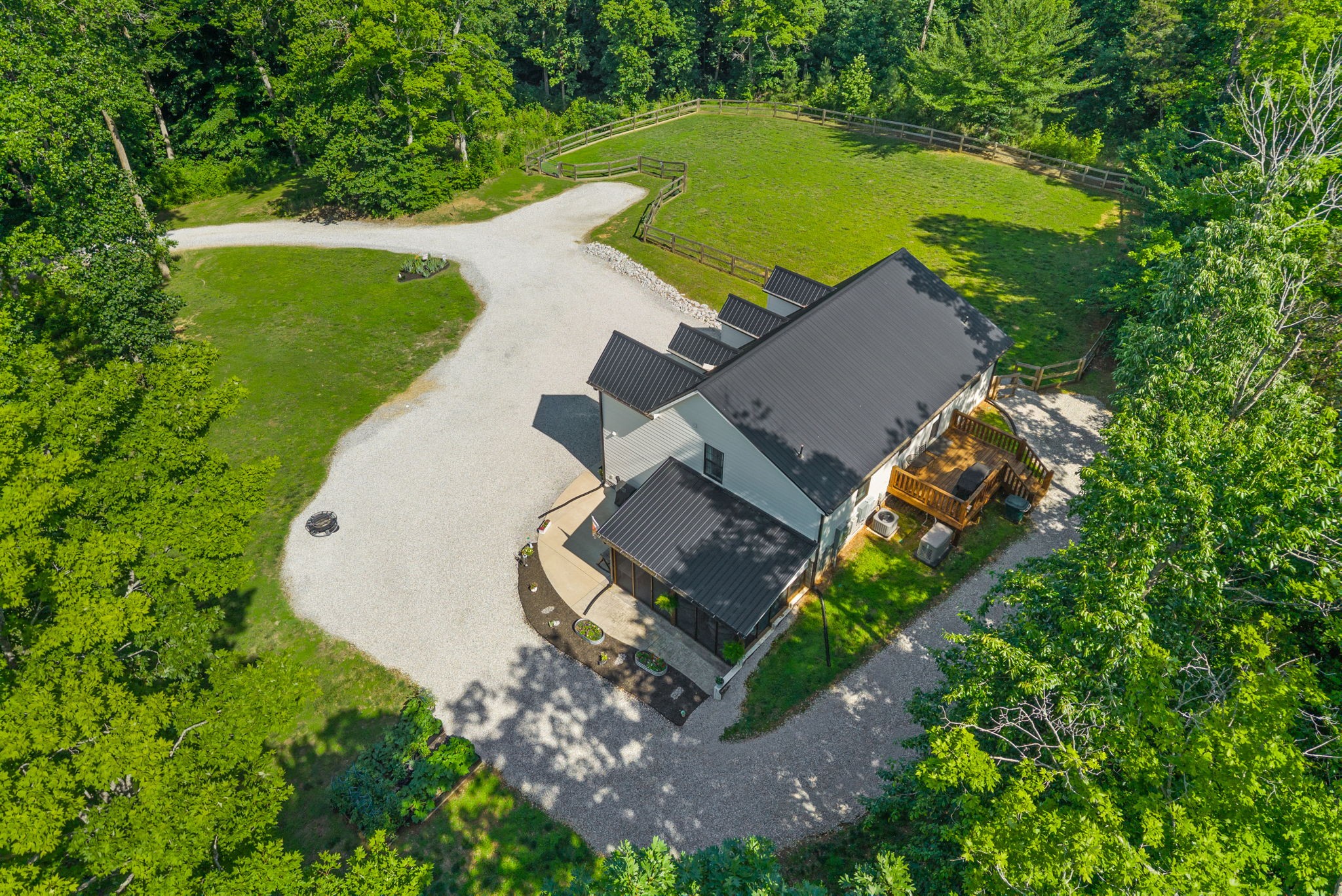 1300 Brummit Road Charlotte, TN 37036 - Photo 35 of 46
