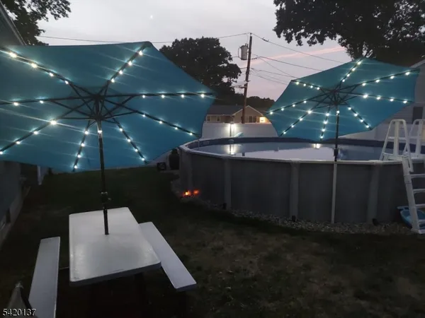 a view of an outdoor space