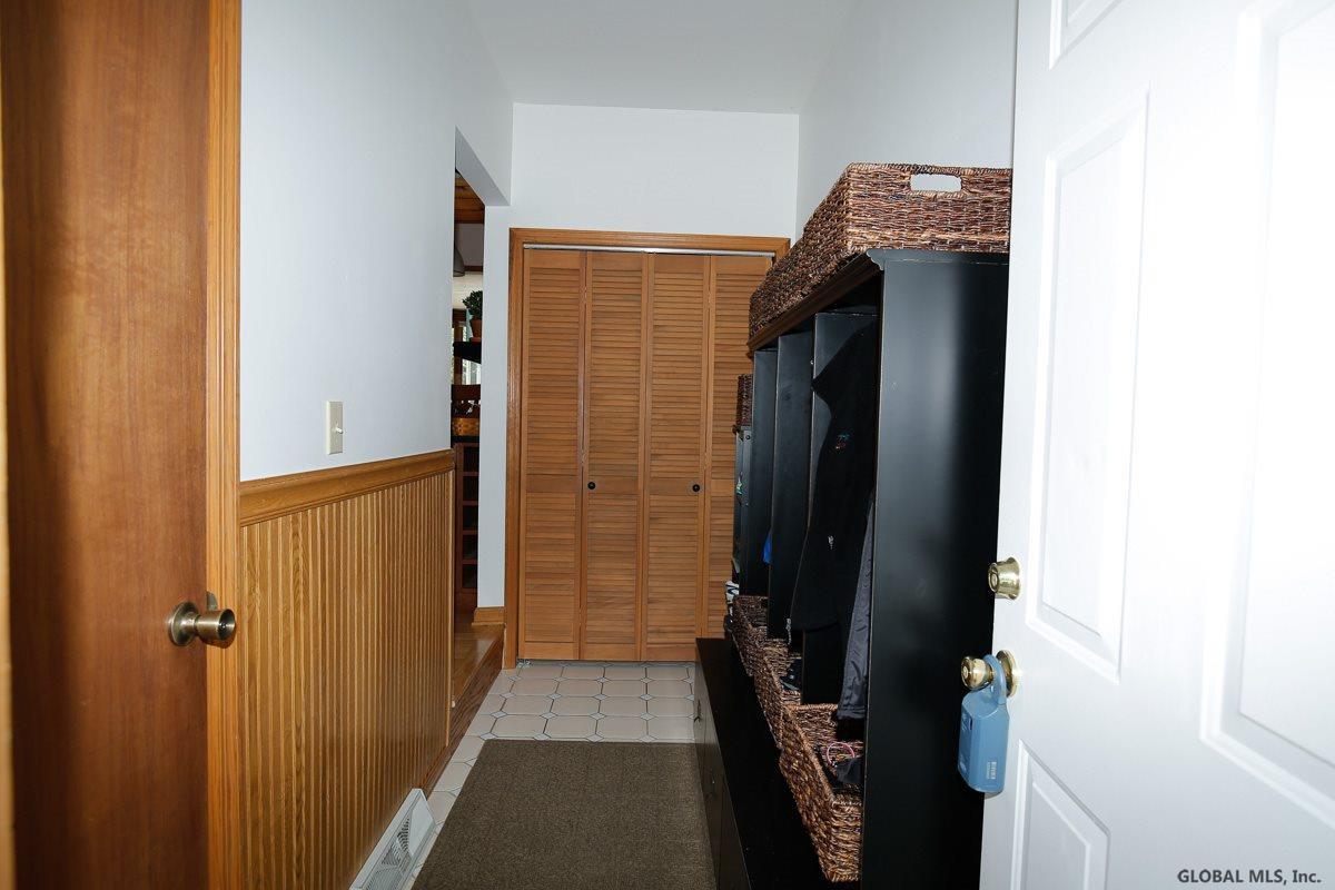 155 Anthony Road Halfmoon, NY 12065 - Photo 14 of 25 Photo 14