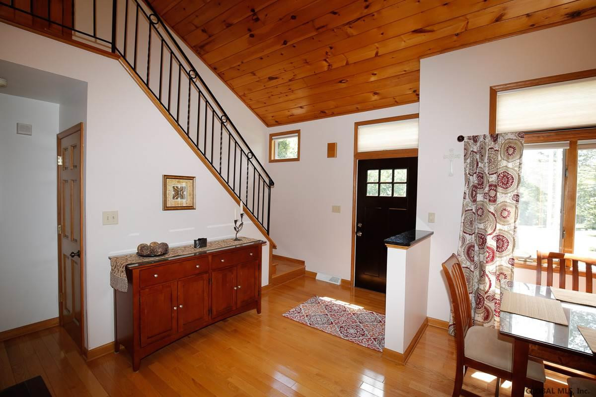 155 Anthony Road Halfmoon, NY 12065 - Photo 4 of 25 Photo 4