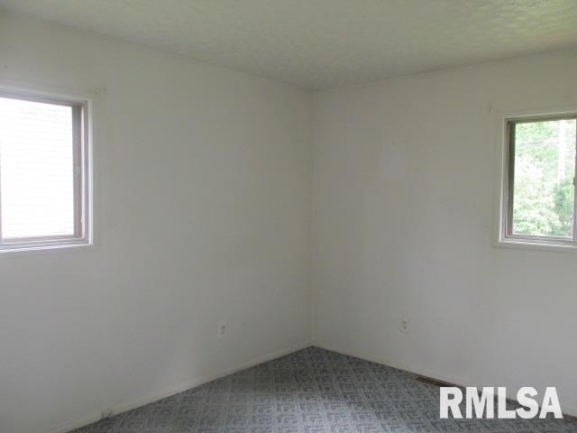 620 Sangamon Road Marquette Heights, IL 61554 - Photo 9 of 13 Gallery Image 9