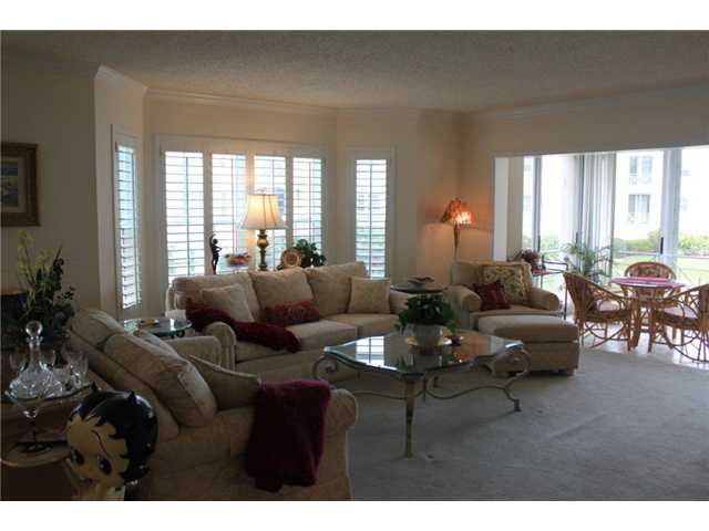 1150 Reef Road, Unit B19 Vero Beach, FL 32963 - Photo 6 of 25 Gallery Image 6