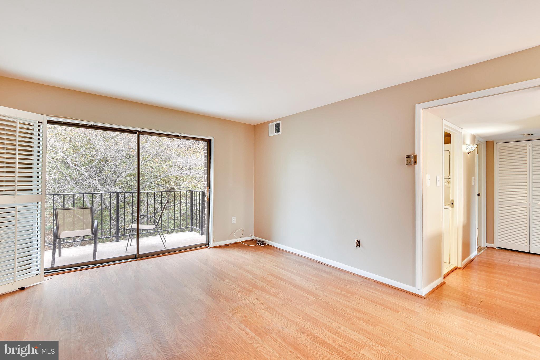 17822 Buehler Road, Unit 3D3 Olney, MD 20832 - Photo 16 of 30 Living Room