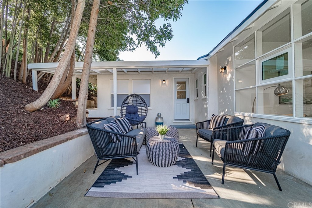 3880 Fairway Boulevard View Park, CA 90043 - Photo 33 of 47 a view of a patio with furniture