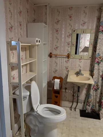 $200,000 | 129 Grove Street, Poultney, VT 05764