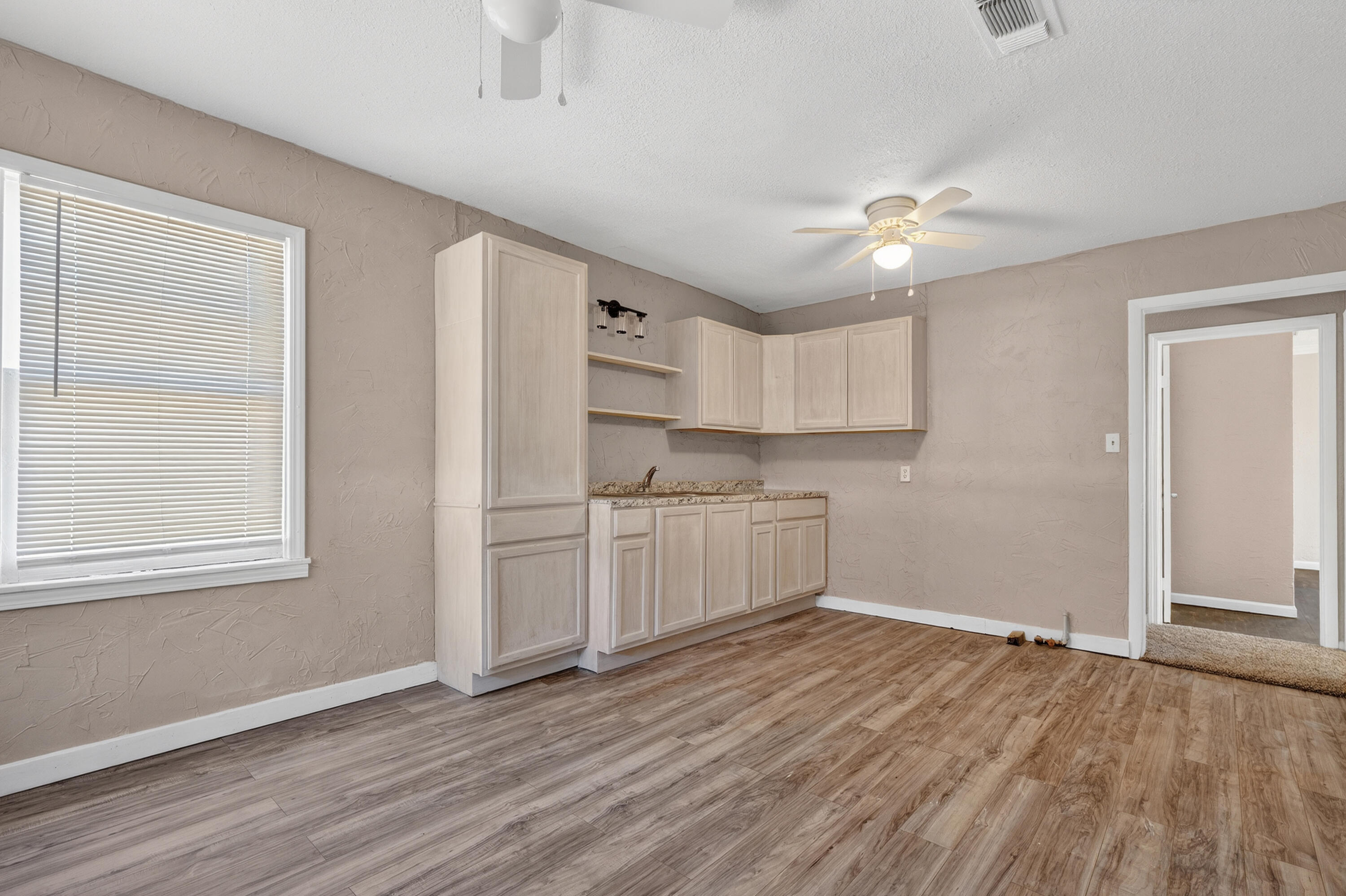 4004 33rd Street Lubbock, TX 79410 - Photo 7 of 21 DSC06000