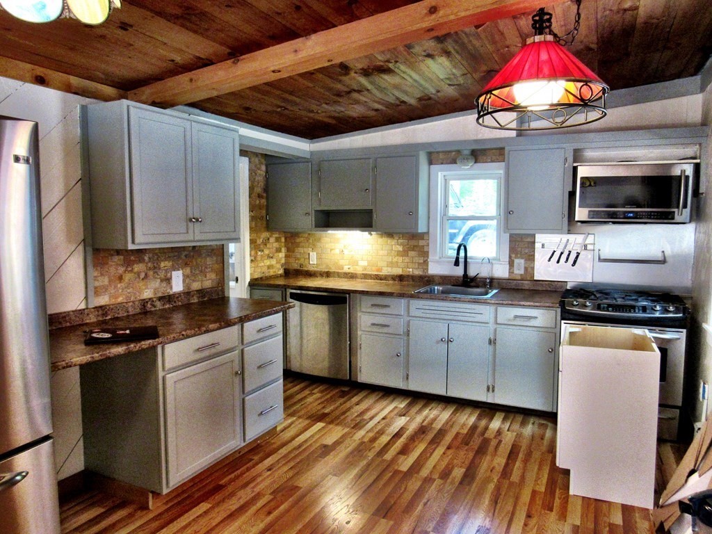 28 Kimball Hill Road Holland, MA 01521 - Photo 8 of 37 Gallery Image 8