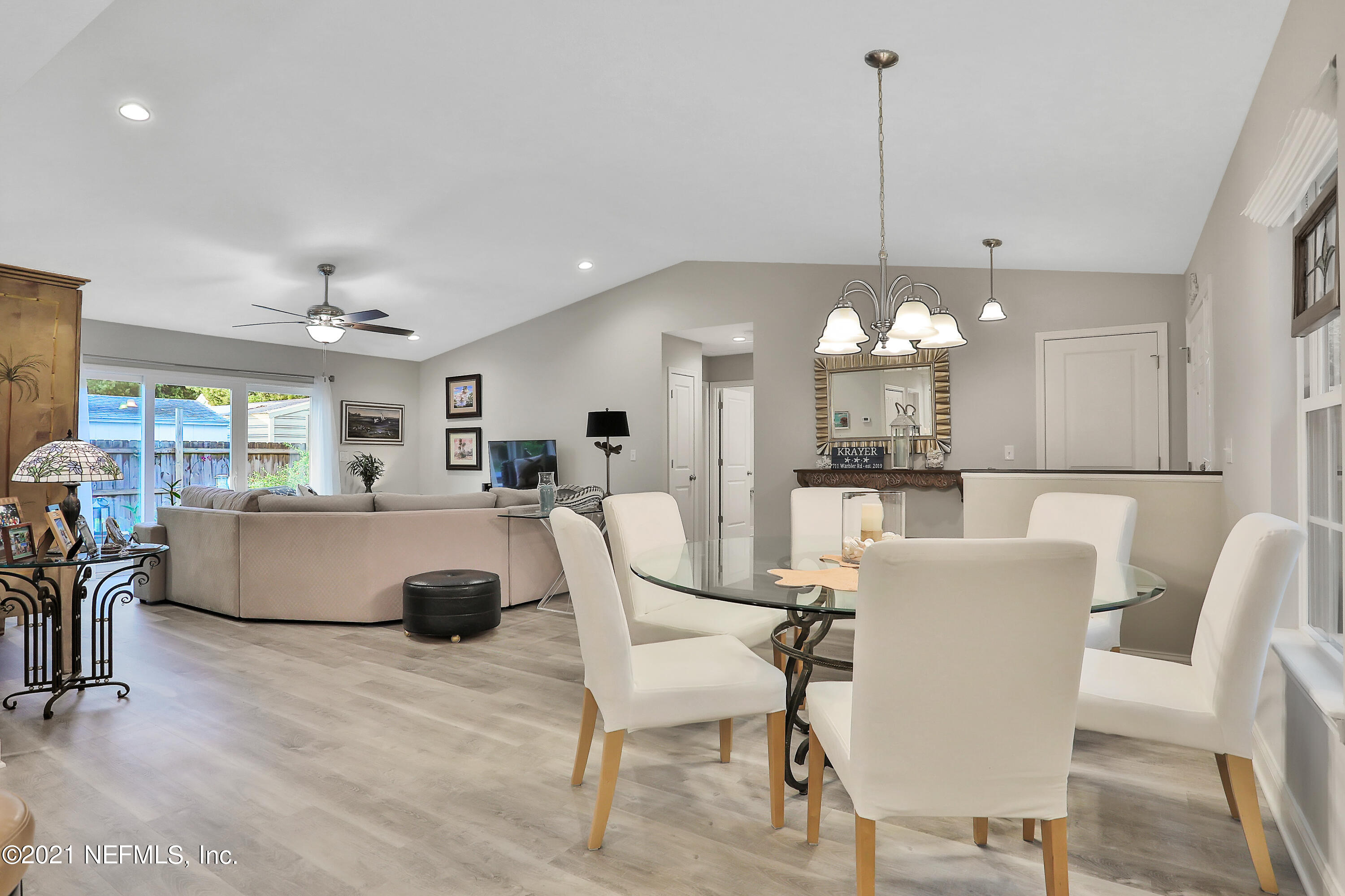 711 Warbler Road St. Augustine, FL 32086 - Photo 10 of 39 Dining area