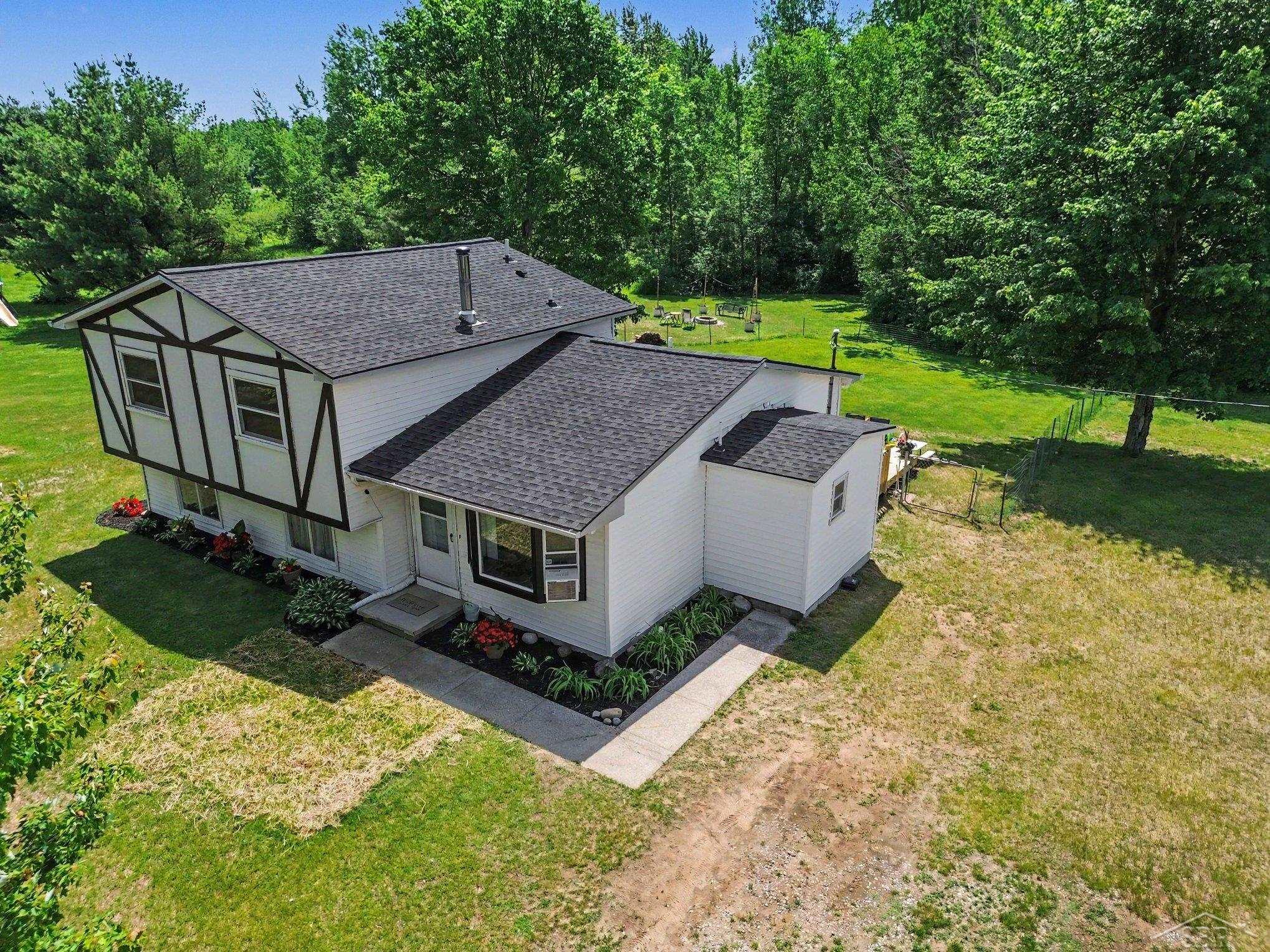 2424 East Shaffer Road Midland, MI 48642 - Photo 4 of 33