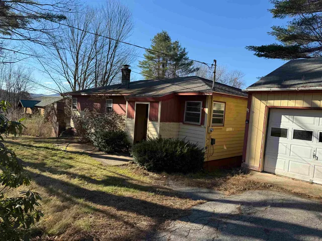 $305,000 | 125 Thompson Street, Ashland, NH 03217