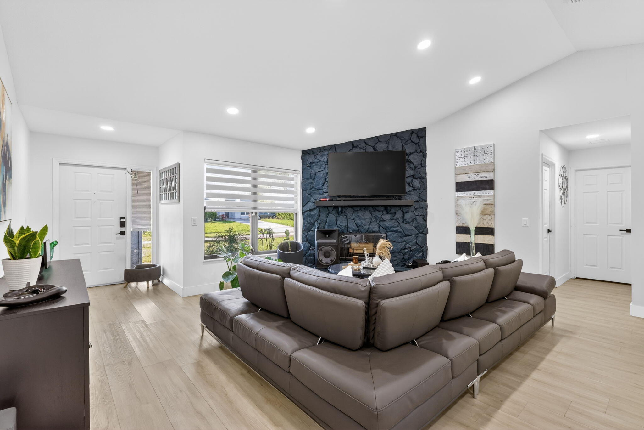 481 Southwest Aster Road Port St. Lucie, FL 34953 - Photo 7 of 58 7-web-or-mls-5P1A7454