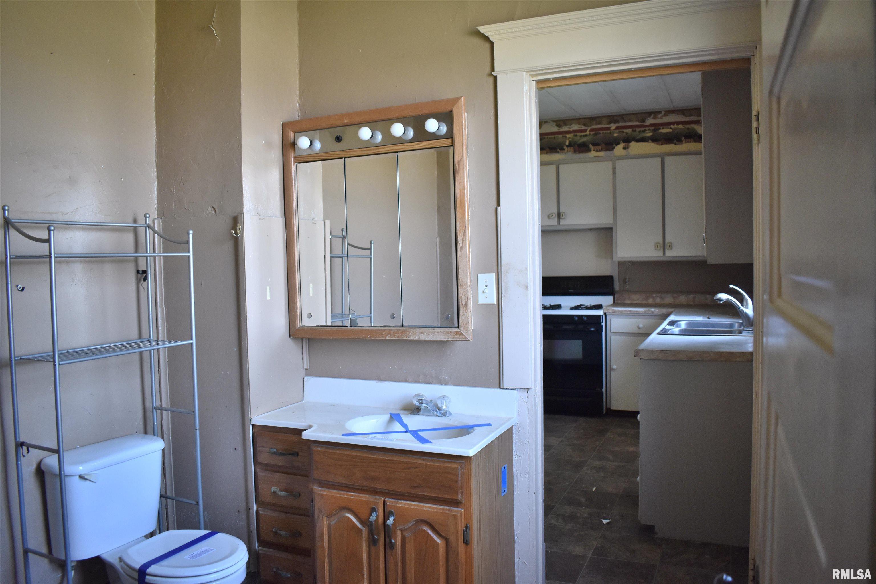 810 South Main Street Monmouth, IL 61462 - Photo 12 of 13