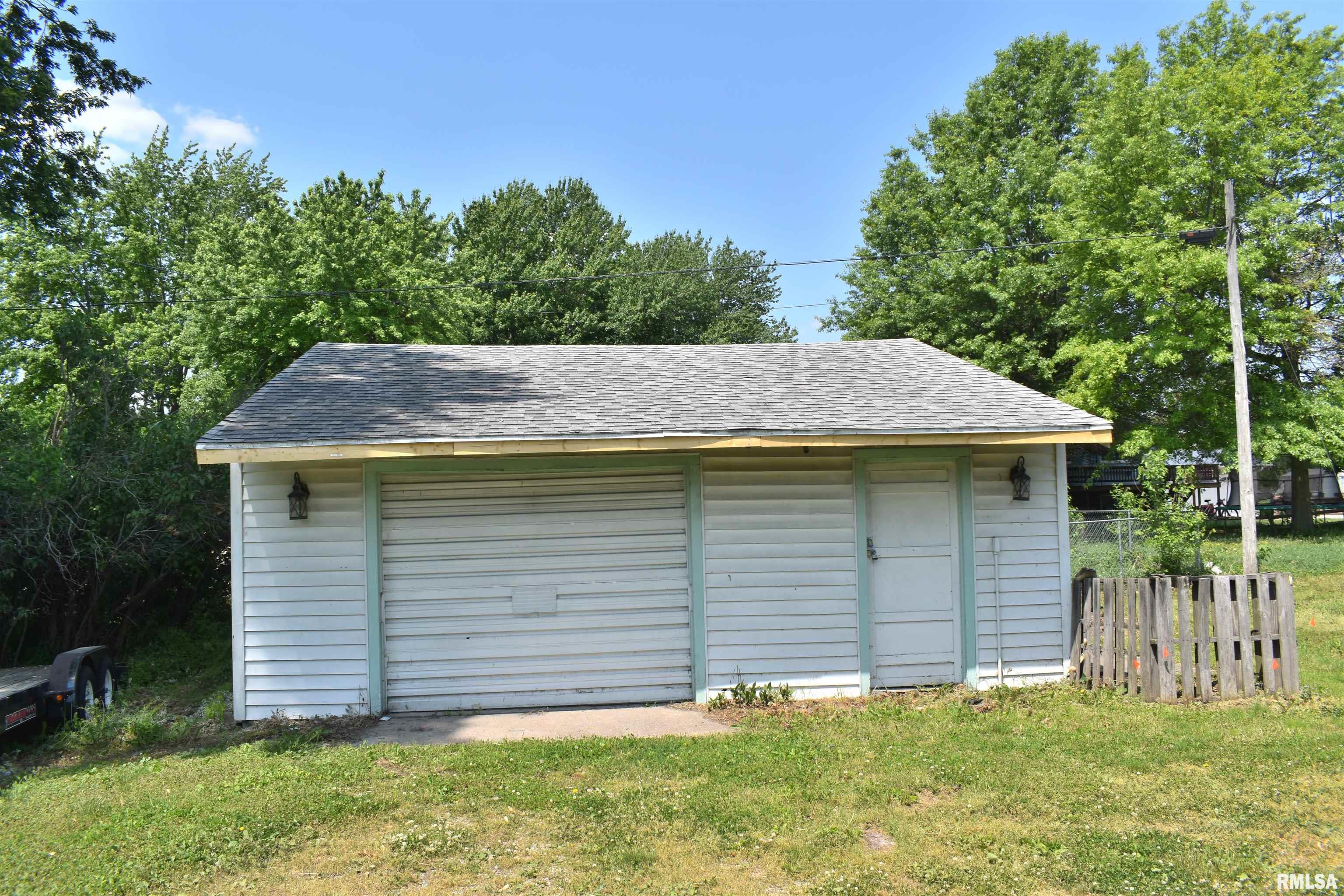 810 South Main Street Monmouth, IL 61462 - Photo 3 of 13