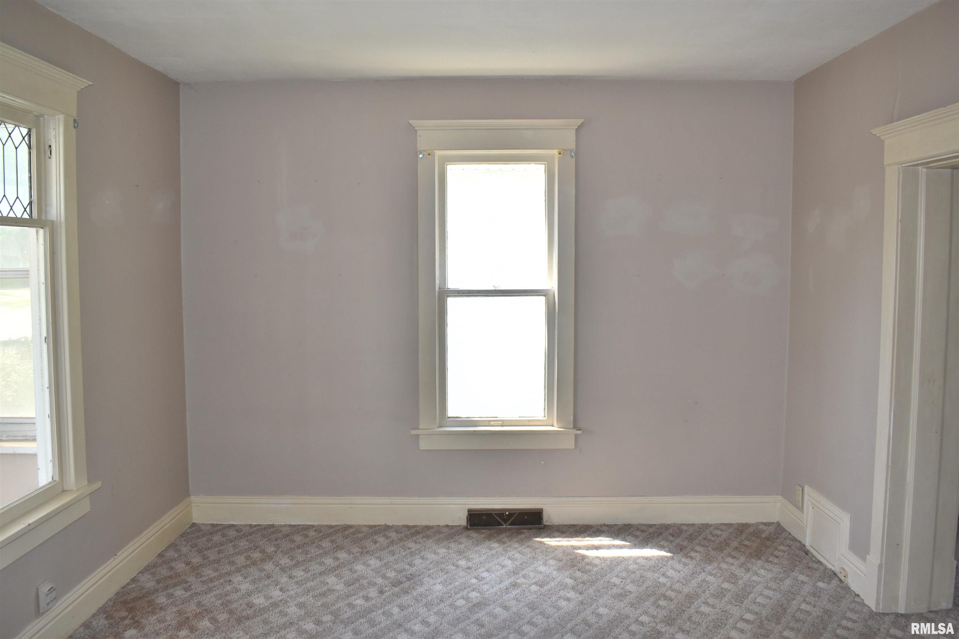 810 South Main Street Monmouth, IL 61462 - Photo 7 of 13