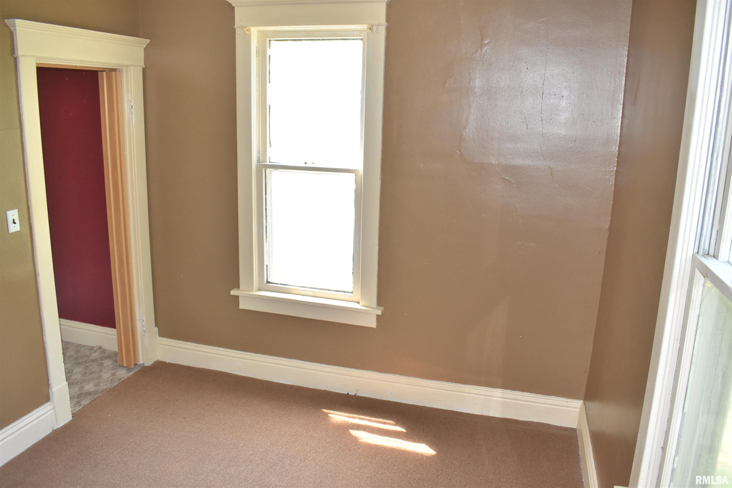 810 South Main Street Monmouth, IL 61462 - Photo 8 of 13