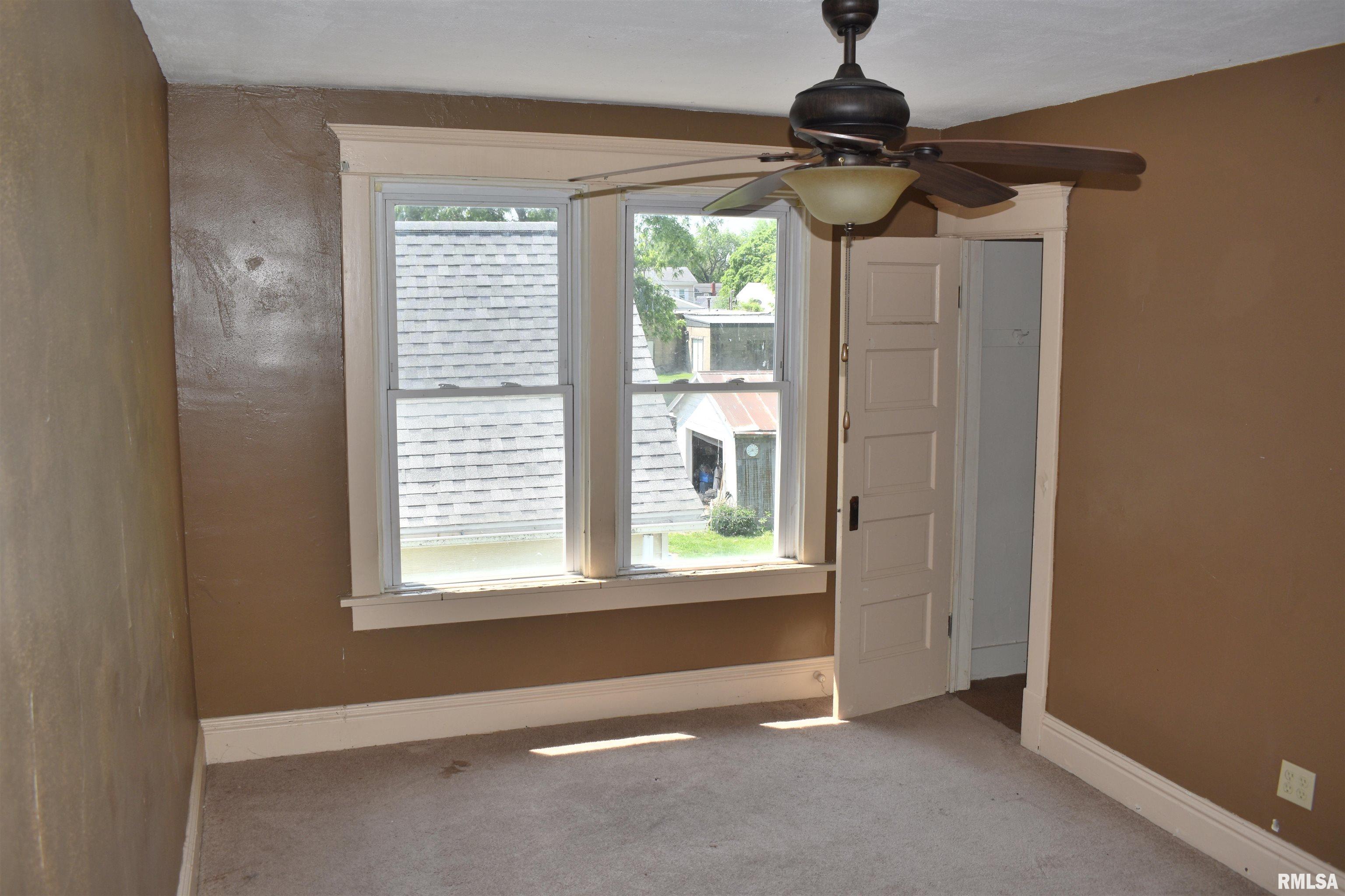 810 South Main Street Monmouth, IL 61462 - Photo 9 of 13