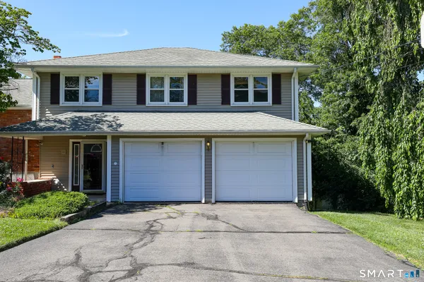 $715,000 | 10 Eastwood Road, West Hartford, CT 06117