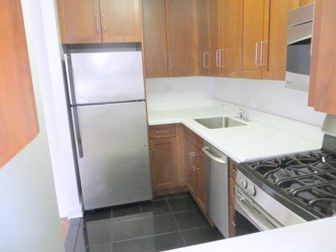 400 East 71st Street, Unit 3U Manhattan, NY 10021 - Photo 6 of 7