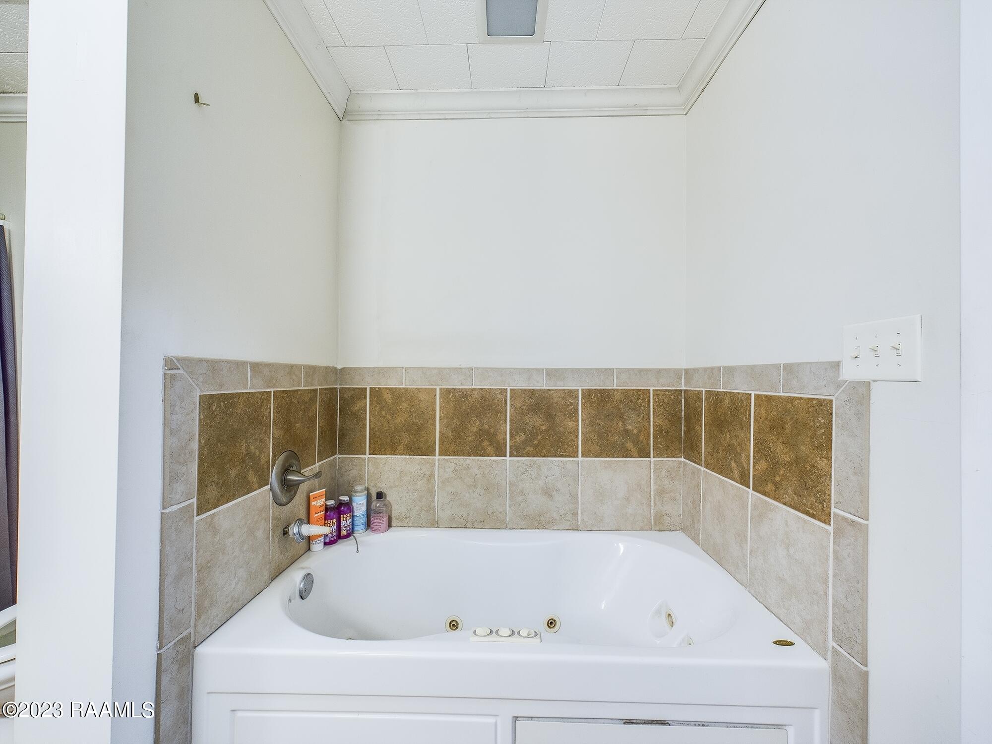 15535 Pershing Road Kaplan, LA 70548 - Photo 22 of 31 CAM01614G0-PR0016-STILL026