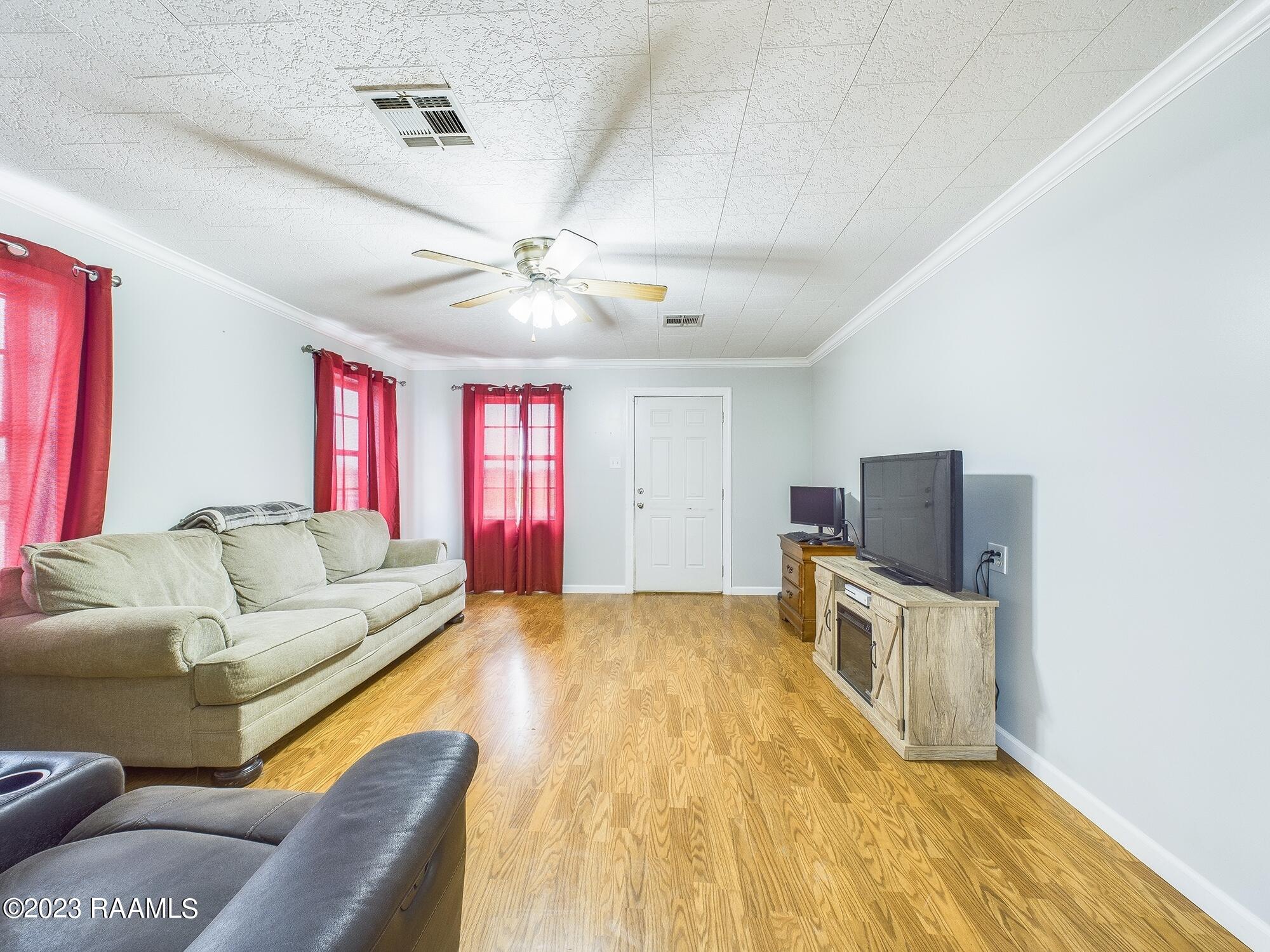 15535 Pershing Road Kaplan, LA 70548 - Photo 4 of 31 CAM01614G0-PR0016-STILL023